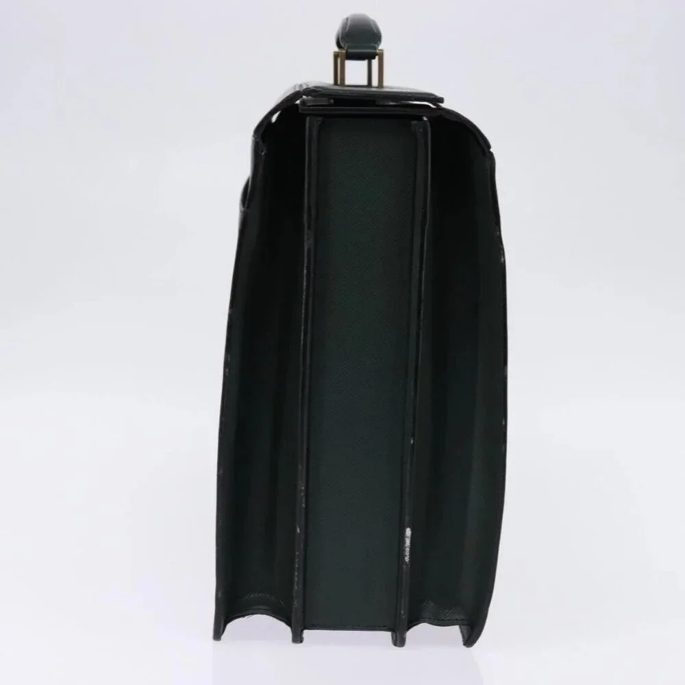 LOUIS VUITTON Taiga Pilot Case Ural Business Bag Epicea M30024 LV Auth 135245